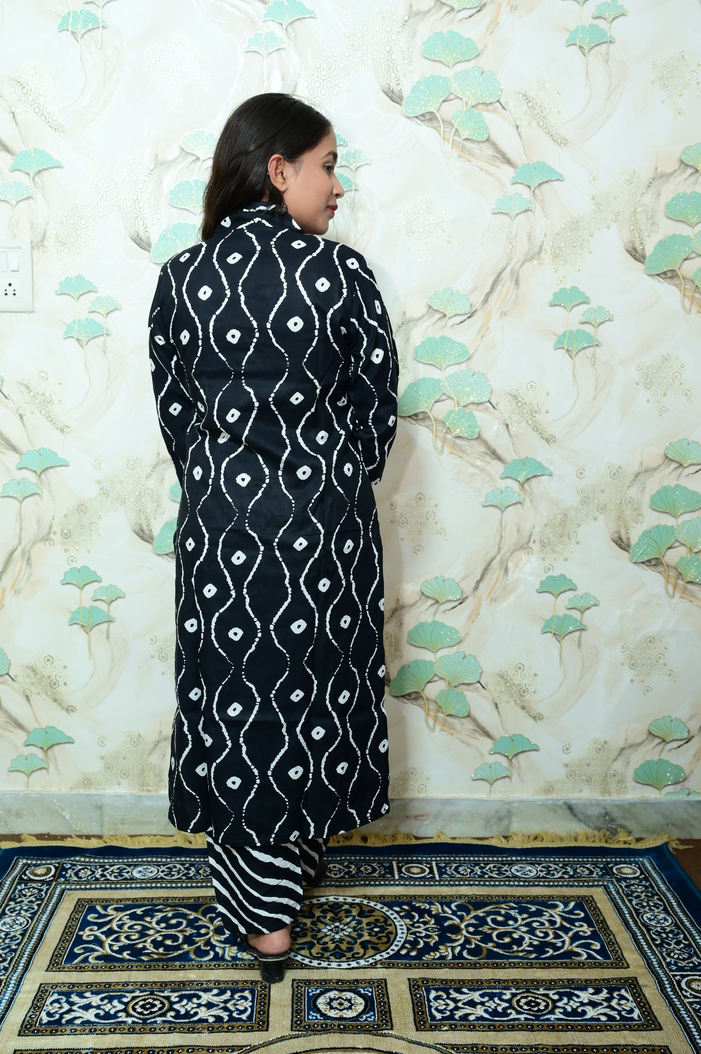 Black Leheriya Print Rayon Kurta Pant Set with Neck Embroidery