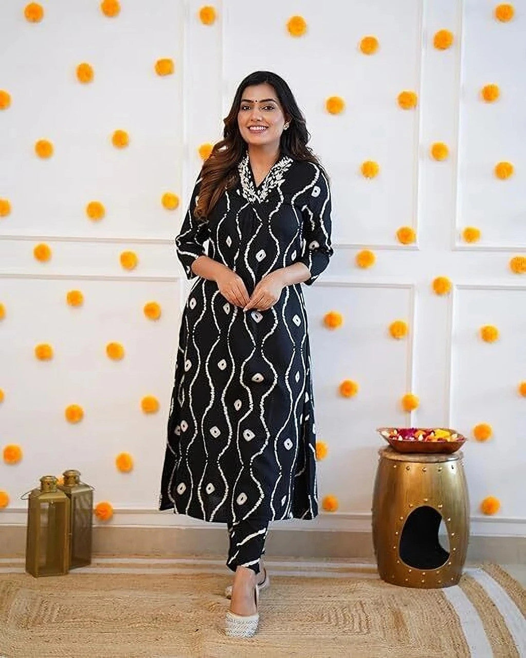 White & Black Leheriya Rayon Printed Kurta Pant Set